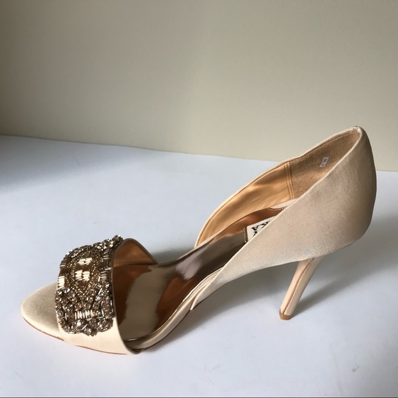 💃🏻 🎉✨ Brand new Badgley Mischka size 8